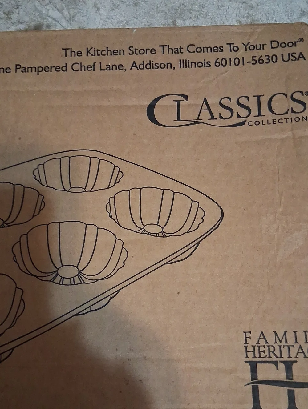 Pampered Chef Mini Fluted Pan - Brown